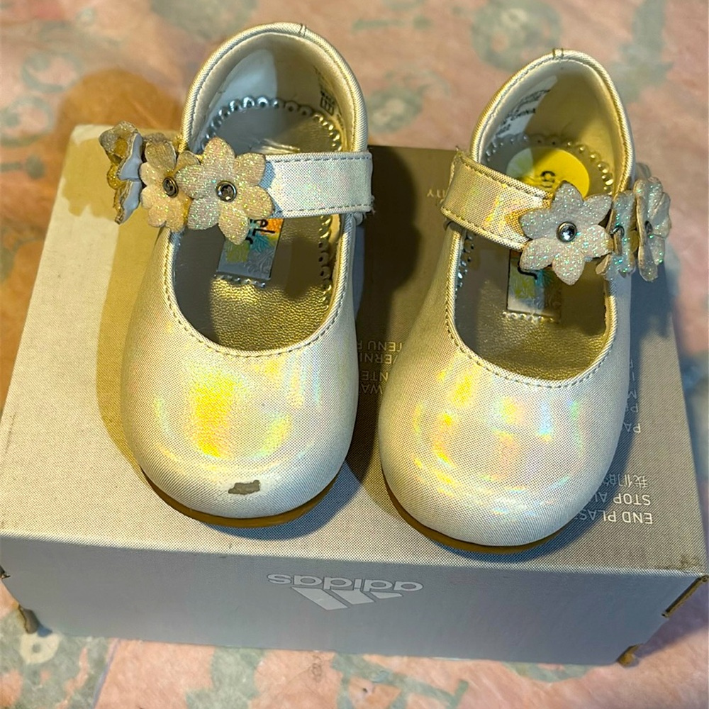 Dress shoes